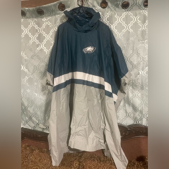 NFL Philadelphia Eagles Vinyl Rain Poncho, Adult OS - Picture 1 of 8